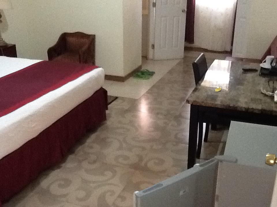 Executive Airport Hotel เอนเทบเบ้ ภายนอก รูปภาพ