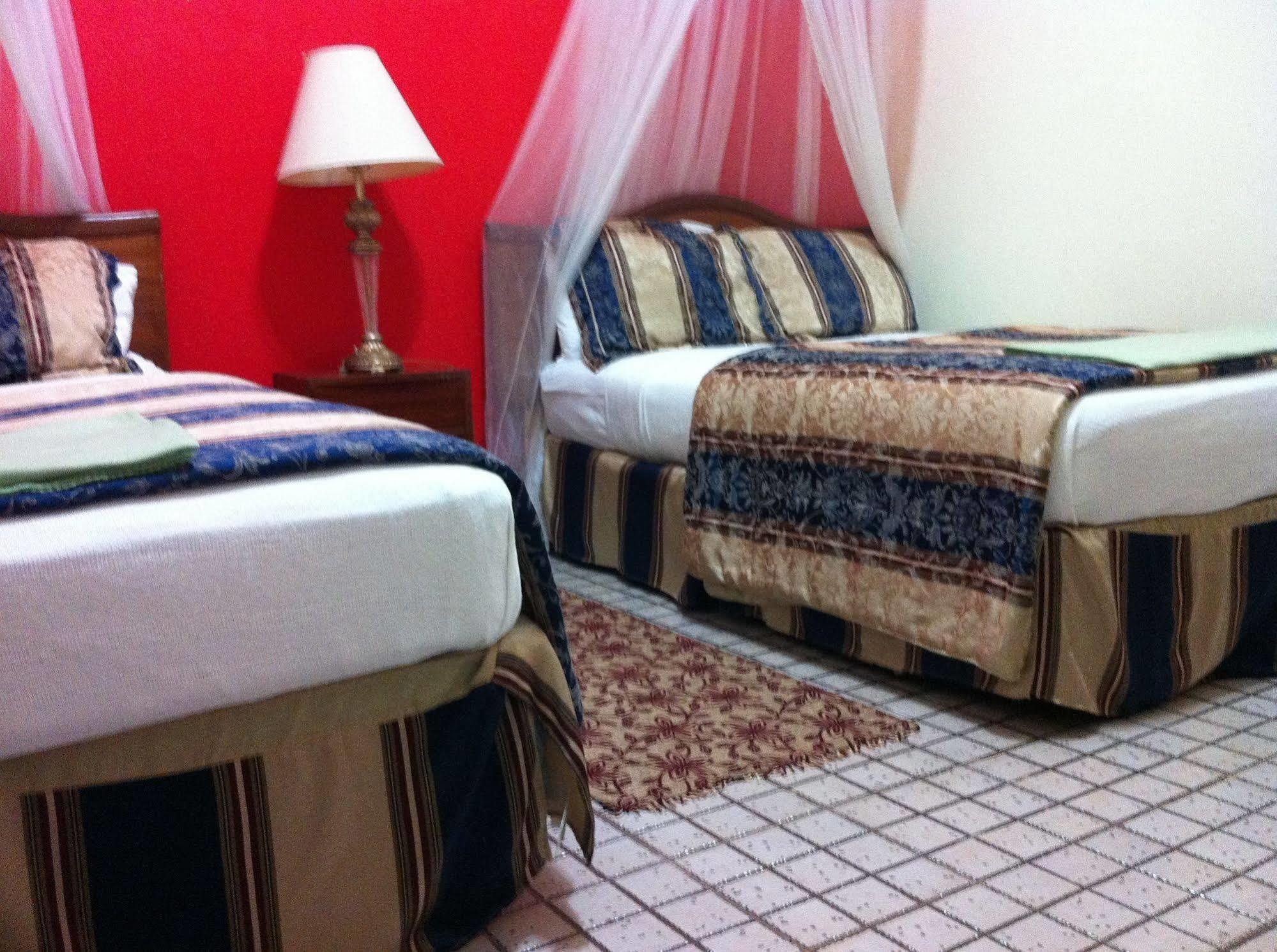 Executive Airport Hotel เอนเทบเบ้ ภายนอก รูปภาพ
