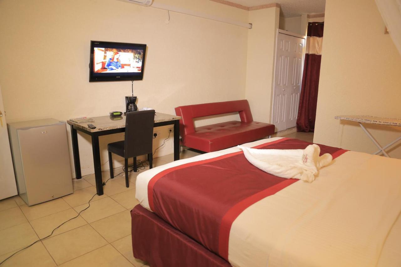 Executive Airport Hotel เอนเทบเบ้ ภายนอก รูปภาพ